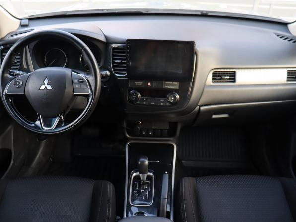 Mitsubishi Outlander III Рестайлинг 3 с пробегом 2018 года, цена 1 785 000 рублей, 48496 км, внедорожник, Автокод Объявления