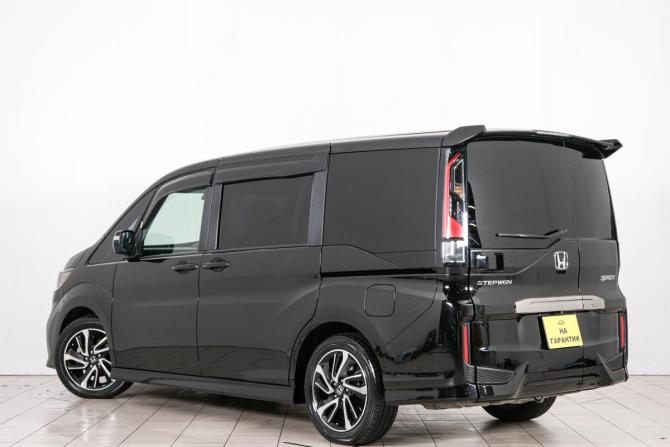 Honda Stepwgn V Рестайлинг с пробегом 2019 года, цена 2 299 000 рублей, 93000 км, минивэн, Автокод Объявления
