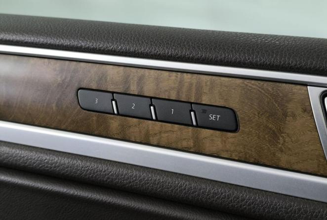 Volkswagen Touareg II Рестайлинг с пробегом 2017 года, цена 2 200 000 рублей, 292828 км, внедорожник, Автокод Объявления