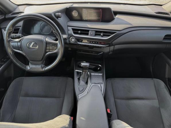 Lexus UX I с пробегом 2019 года, цена 2 360 000 рублей, 108973 км, внедорожник, Автокод Объявления