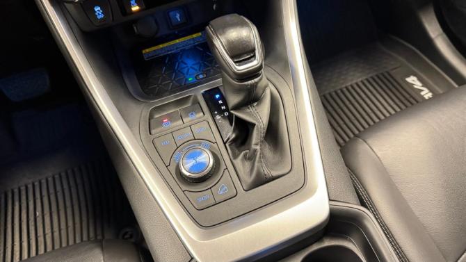 Toyota RAV4 V (XA50) с пробегом 2021 года, цена 3 899 000 рублей, 76240 км, внедорожник, Автокод Объявления