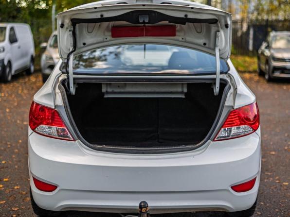 Hyundai Solaris I с пробегом 2014 года, цена 450 000 рублей, 323559 км, хэтчбек, Автокод Объявления