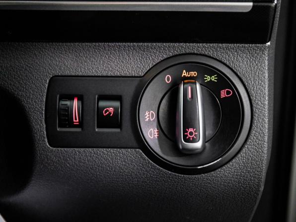 Volkswagen Touran I Рестайлинг 2 с пробегом 2012 года, цена 1 100 000 рублей, 127917 км, компактвэн, Автокод Объявления
