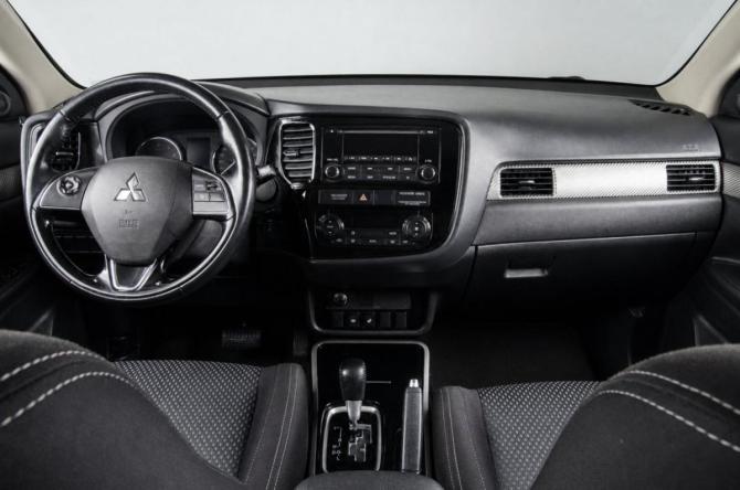 Mitsubishi Outlander III Рестайлинг 2 с пробегом 2017 года, цена 2 399 000 рублей, 98000 км, внедорожник, Автокод Объявления