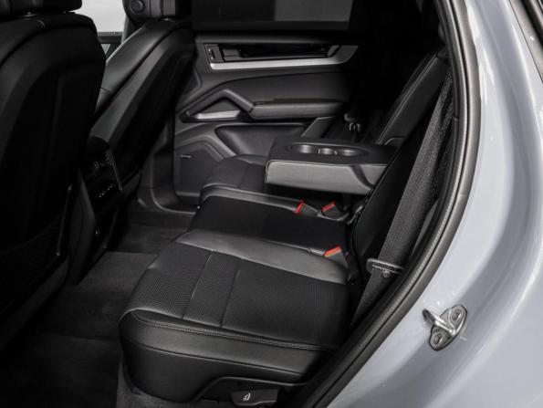 Porsche Cayenne III Рестайлинг с пробегом 2024 года, цена 13 950 000 рублей, 12596 км, внедорожник, Автокод Объявления