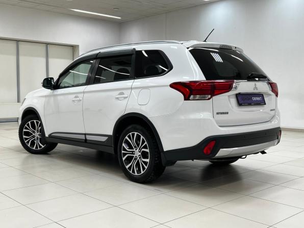 Mitsubishi Outlander III Рестайлинг 2 с пробегом 2016 года, цена 1 890 000 рублей, 113112 км, внедорожник, Автокод Объявления