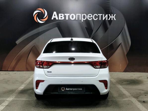 Kia Rio IV с пробегом 2018 года, цена 1 260 000 рублей, 124100 км, седан, Автокод Объявления