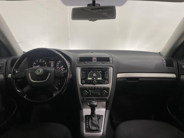 Skoda Octavia II (A5) Рестайлинг с пробегом 2012 года, цена 780 000 рублей, 175329 км, лифтбек, Автокод Объявления