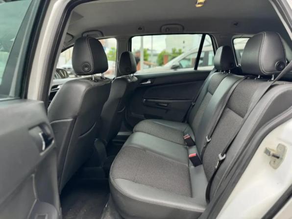 Opel Astra H Рестайлинг с пробегом 2011 года, цена 500 000 рублей, 215000 км, универсал, Автокод Объявления