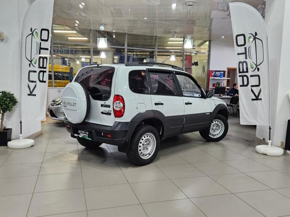 Chevrolet Niva I Рестайлинг с пробегом 2015 года, цена 739 000 рублей, 116435 км, внедорожник, Автокод Объявления
