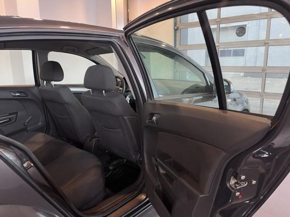 Opel Astra H Рестайлинг с пробегом 2010 года, цена 570 000 рублей, 166220 км, хэтчбек, Автокод Объявления
