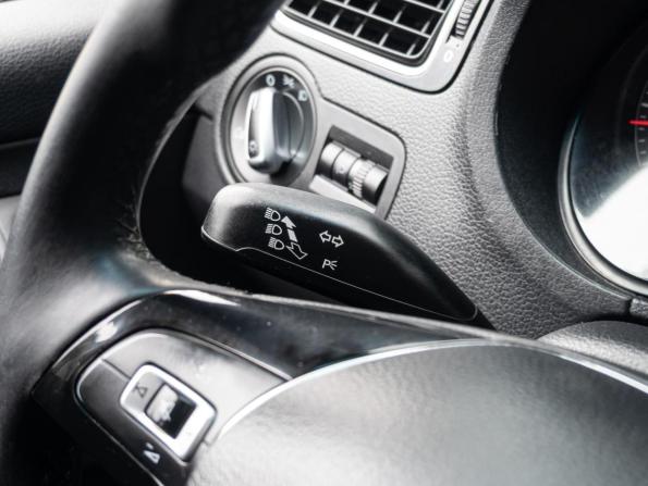 Volkswagen Polo V Рестайлинг с пробегом 2017 года, цена 1 160 000 рублей, 135260 км, седан, Автокод Объявления