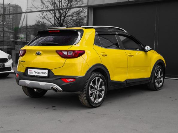 Kia Stonic I с пробегом 2018 года, цена 1 620 000 рублей, 100000 км, внедорожник, Автокод Объявления