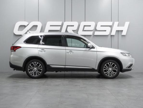 Mitsubishi Outlander III Рестайлинг 2 с пробегом 2016 года, цена 1 685 000 рублей, 222117 км, внедорожник, Автокод Объявления