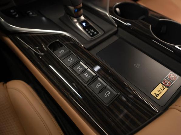 Lexus LX IV с пробегом 2025 года, цена 17 530 000 рублей, 19 км, внедорожник, Автокод Объявления