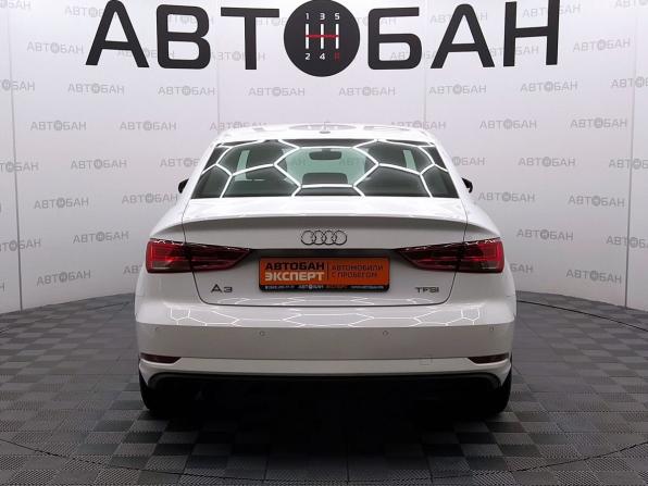 Audi A3 III (8V) Рестайлинг с пробегом 2018 года, цена 1 899 000 рублей, 105043 км, седан, Автокод Объявления