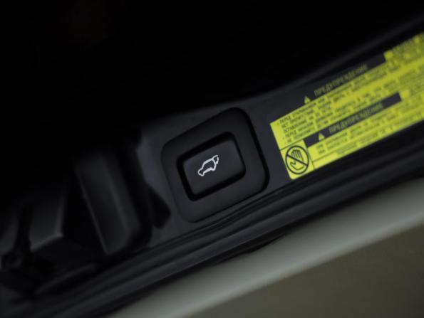 Toyota Land Cruiser 200 Series Рестайлинг 1 с пробегом 2013 года, цена 3 599 000 рублей, 234153 км, внедорожник, Автокод Объявления
