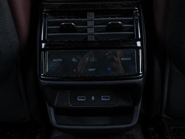 Geely Monjaro I с пробегом 2023 года, цена 2 995 000 рублей, 61987 км, внедорожник, Автокод Объявления