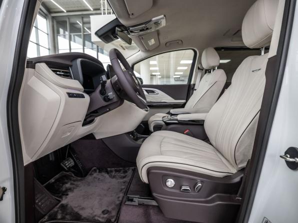 Hongqi HQ9 с пробегом 2025 года, цена 7 350 000 рублей, 9 км, минивэн, Автокод Объявления