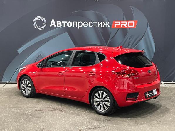 Kia Ceed II Рестайлинг с пробегом 2017 года, цена 1 035 000 рублей, 109628 км, хэтчбек, Автокод Объявления