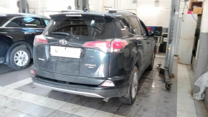 Toyota RAV4 IV (XA40) Рестайлинг с пробегом 2017 года, цена 2 580 000 рублей, 72574 км, внедорожник, Автокод Объявления