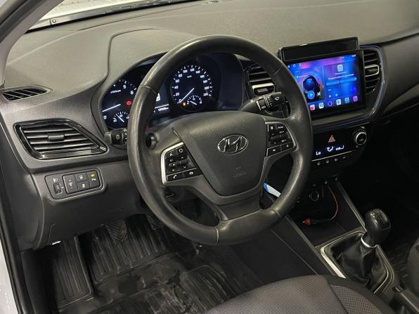 Hyundai Solaris II Рестайлинг с пробегом 2021 года, цена 860 000 рублей, 139005 км, седан, Автокод Объявления