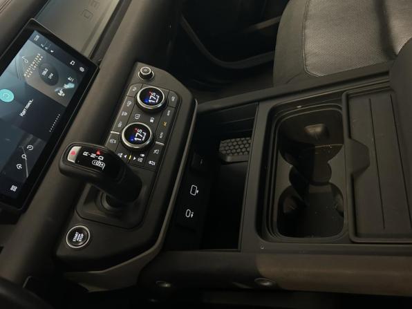 Land Rover Defender II с пробегом 2021 года, цена 4 500 000 рублей, 57600 км, внедорожник, Автокод Объявления