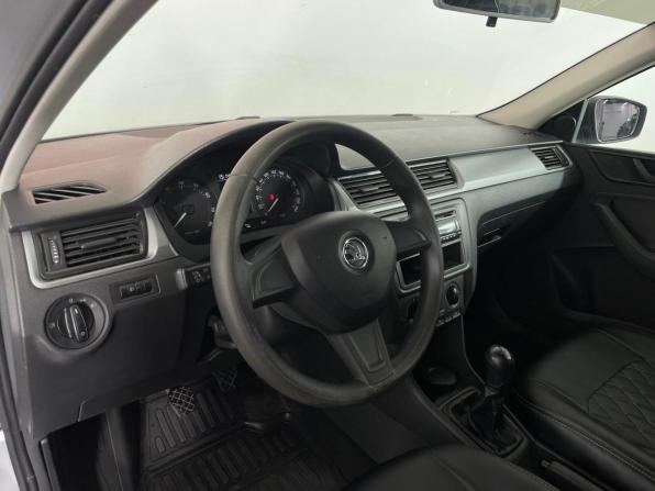Skoda Rapid I с пробегом 2015 года, цена 989 000 рублей, 139327 км, лифтбек, Автокод Объявления