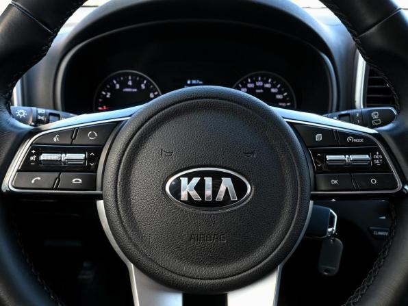 Kia Sportage IV Рестайлинг с пробегом 2022 года, цена 3 079 000 рублей, 12427 км, внедорожник, Автокод Объявления