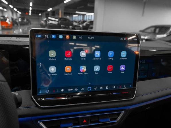 Volkswagen Tiguan III (China Market) с пробегом 2025 года, цена 4 650 000 рублей, 17 км, внедорожник, Автокод Объявления