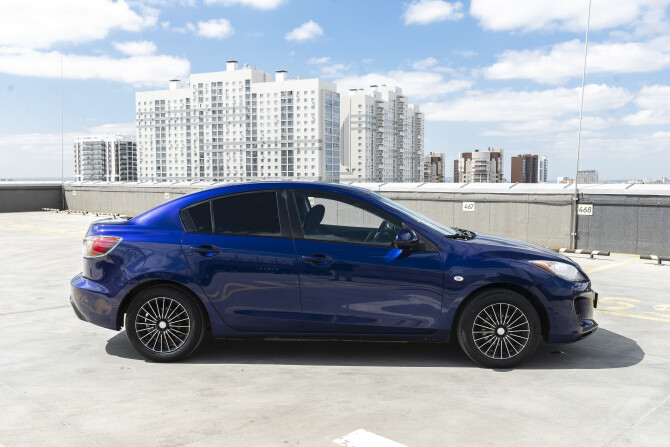 Mazda 3 II (BL) Рестайлинг с пробегом 2012 года, цена 730 000 рублей, 245000 км, седан, Автокод Объявления