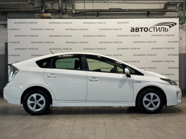 Toyota Prius III Рестайлинг (XW30) с пробегом 2014 года, цена 1 219 000 рублей, 150000 км, лифтбек, Автокод Объявления