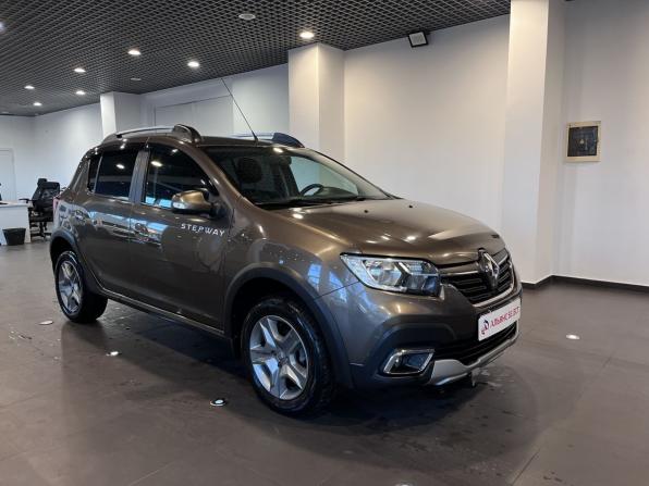 Renault Sandero II Рестайлинг с пробегом 2019 года, цена 1 280 000 рублей, 88425 км, хэтчбек, Автокод Объявления