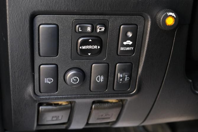 Toyota Hilux VII Рестайлинг с пробегом 2014 года, цена 3 079 000 рублей, 151000 км, offers.body_type.unknown, Автокод Объявления