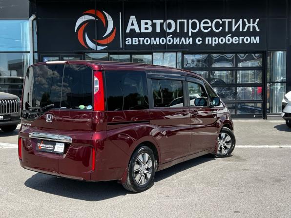 Honda Stepwgn V с пробегом 2015 года, цена 1 777 000 рублей, 174109 км, минивэн, Автокод Объявления