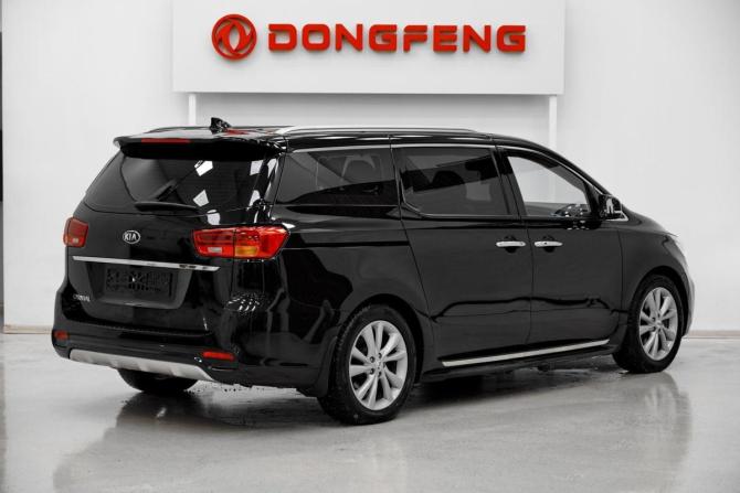 Kia Carnival III с пробегом 2018 года, цена 1 665 000 рублей, 89000 км, минивэн, Автокод Объявления