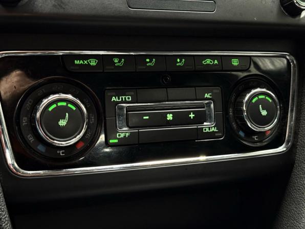 Skoda Superb II с пробегом 2012 года, цена 949 000 рублей, 208000 км, лифтбек, Автокод Объявления