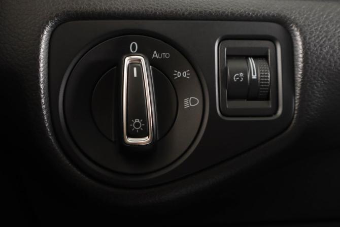 Volkswagen Golf VII Рестайлинг с пробегом 2018 года, цена 1 529 000 рублей, 73800 км, универсал, Автокод Объявления