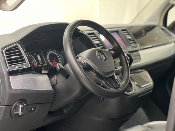 Volkswagen Multivan T6 с пробегом 2015 года, цена 3 140 000 рублей, 269384 км, минивэн, Автокод Объявления