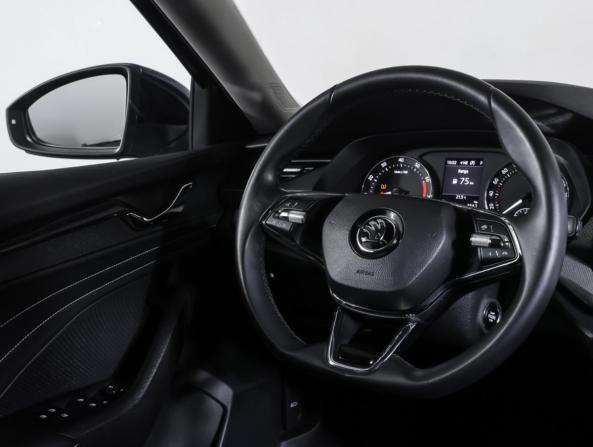 Skoda Octavia IV (A8) с пробегом 2021 года, цена 2 490 000 рублей, 82177 км, лифтбек, Автокод Объявления