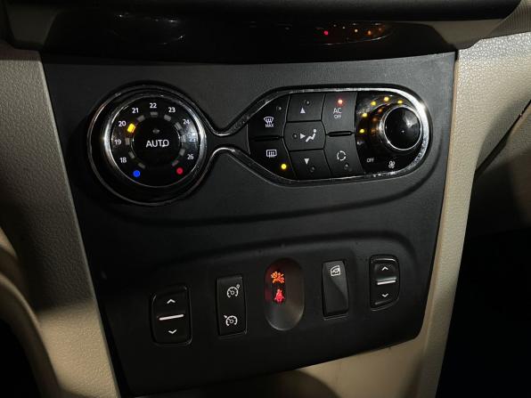 Renault Logan II с пробегом 2014 года, цена 799 900 рублей, 72000 км, седан, Автокод Объявления