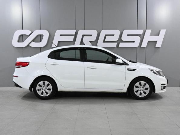 Kia Rio III Рестайлинг с пробегом 2016 года, цена 1 239 000 рублей, 134310 км, седан, Автокод Объявления
