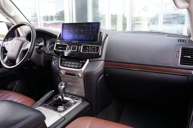 Toyota Land Cruiser 200 Series Рестайлинг 2 с пробегом 2015 года, цена 5 350 000 рублей, 229000 км, внедорожник, Автокод Объявления