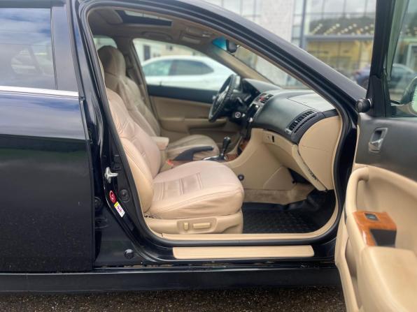 Honda Accord VII Рестайлинг с пробегом 2006 года, цена 695 000 рублей, 302902 км, седан, Автокод Объявления