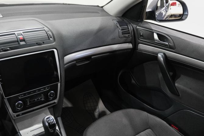 Skoda Octavia II (A5) Рестайлинг с пробегом 2012 года, цена 499 000 рублей, 370000 км, лифтбек, Автокод Объявления