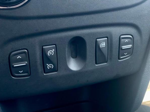 Renault Logan II с пробегом 2018 года, цена 930 000 рублей, 83811 км, седан, Автокод Объявления
