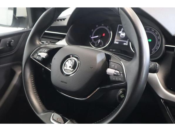 Skoda Rapid II с пробегом 2022 года, цена 1 871 000 рублей, 51000 км, лифтбек, Автокод Объявления