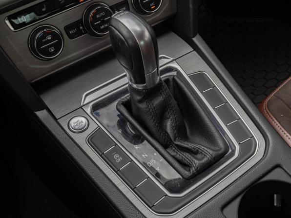 Volkswagen Passat B8 с пробегом 2016 года, цена 1 928 000 рублей, 155991 км, седан, Автокод Объявления