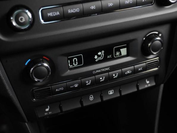 Skoda Rapid I с пробегом 2015 года, цена 1 149 000 рублей, 106927 км, лифтбек, Автокод Объявления