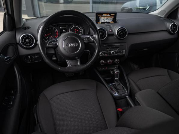 Audi A1 I (8X) Рестайлинг с пробегом 2015 года, цена 1 540 000 рублей, 66722 км, хэтчбек, Автокод Объявления